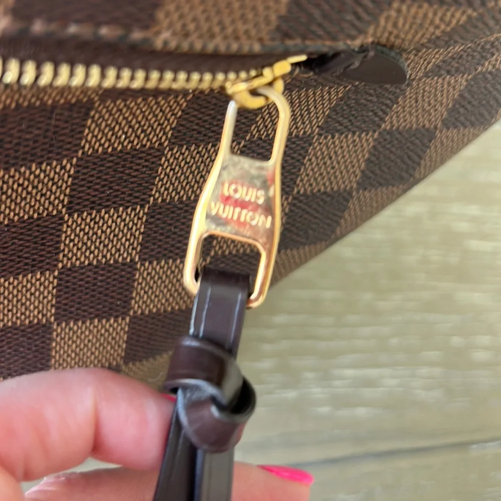 Louis Vuitton Damier Ebene Iena MM - Picture 12 of 17